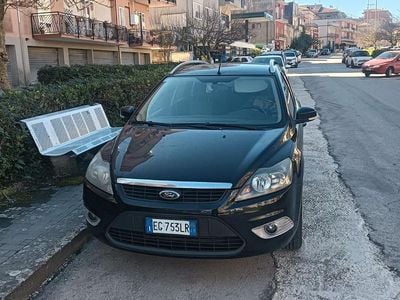 Usata Ford Focus 109 CV (80 kW) 2011 Nero Station wagon