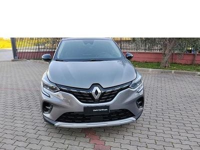 Begagnad Renault Captur Techno 100 HK (73 kW) 2023 Grå SUV