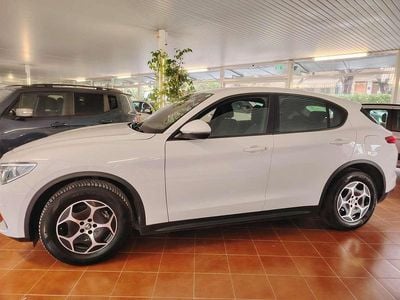 Usata Alfa Romeo Stelvio Business 190 CV (139 kW) 2022 Bianco gelato SUV