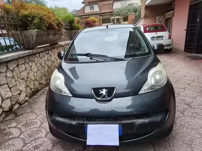 Usata Peugeot 107 68 CV (50 kW) 2008 Nero Utilitaria