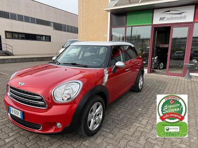 Usata Mini Cooper D Countryman Business 111 CV (81 kW) 2015 Bicolore SUV