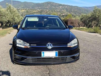 Usata VW Golf VII Highline 110 CV (80 kW) 2017 Berlina