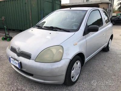 usata Toyota Yaris anno 2002 senza nessun lavoro da fare