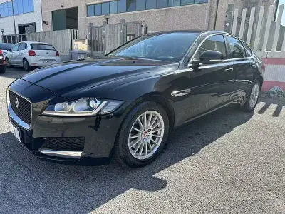 Usata Jaguar XF Portfolio 179 CV (131 kW) 2017 Nero Berlina