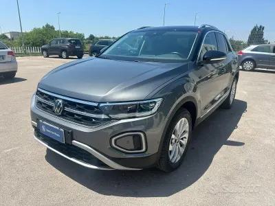 Usata VW T-Roc Style 150 CV (110 kW) 2023 Grigio SUV