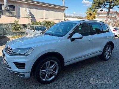 Usata VW Touareg R-line 204 CV (150 kW) 2017 Bianco SUV