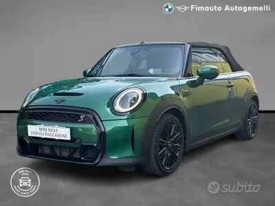 Usata Mini Cooper S Cabriolet Classic 178 CV (130 kW) 2023 Verde / metallizzato Cabrio