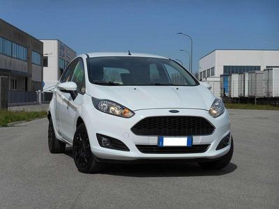 Usata Ford Fiesta 60 CV (44 kW) 2016 Bianco Berlina
