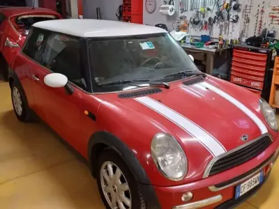 Usata Mini Cooper 116 CV (85 kW) 2003 Rosso Utilitaria