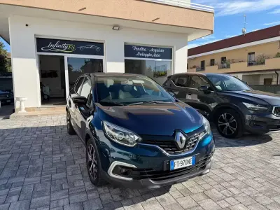 Usata Renault Captur 90 CV (66 kW) 2019 Blu SUV