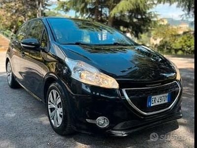 Usata Peugeot 208 Active 92 CV (67 kW) 2013 Nero Utilitaria