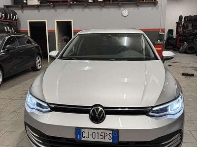 Usata VW Golf VIII Life 110 CV (80 kW) 2022 Grigio Berlina