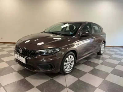 Usata Fiat Tipo Easy 95 CV (69 kW) 2018 Marrone Berlina