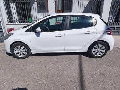 Usata Peugeot 208 Access 82 CV (60 kW) 2015 Utilitaria