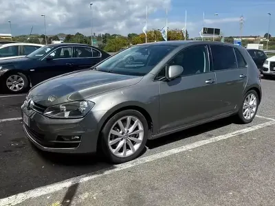 Używany VW Golf VII Highline 122 KM (89 kW) 2013 Szary Sedan/Limuzyna