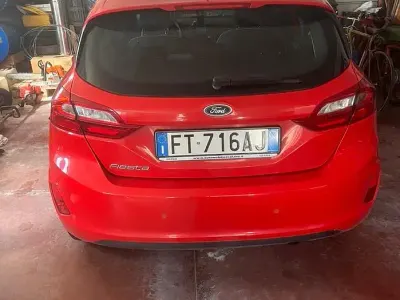 Usata Ford Fiesta 86 CV (63 kW) 2018 Rosso Utilitaria