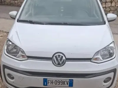 Begagnad VW up! Move 75 HK (55 kW) 2017 Vit Halvkombi