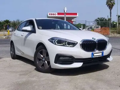 Usata BMW 116 Advantage 116 CV (85 kW) 2021 Bianco Utilitaria