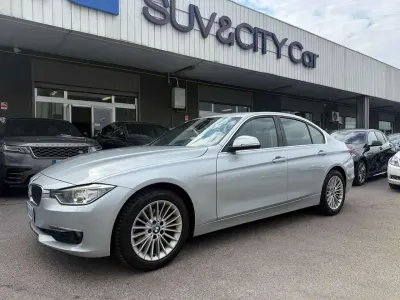 Usata BMW 318 Luxury Line 143 CV (105 kW) 2012 Grigio Berlina
