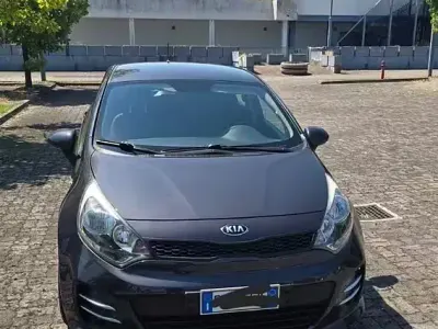 Usata Kia Rio City 85 CV (62 kW) 2016 Nero Utilitaria