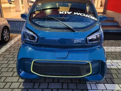 Usata XEV Yoyo 7 kW (10 CV) 2024 Blu Utilitaria