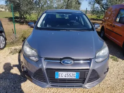 Usata Ford Focus 95 CV (69 kW) 2012 Grigio Berlina