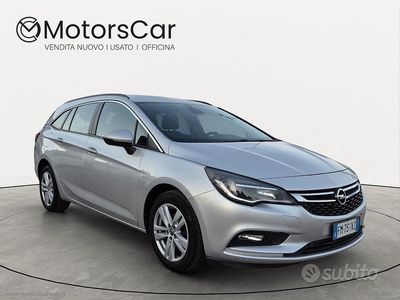 Usata Opel Astra Business 110 CV (80 kW) 2017 Grigio Berlina