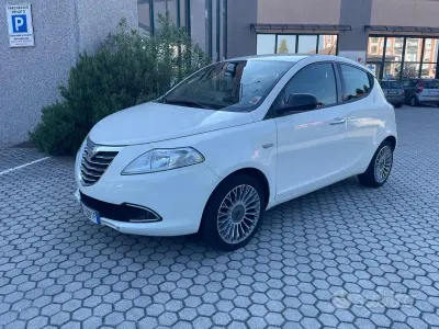 Usata Lancia Ypsilon S 95 CV (69 kW) 2015 Bianco Utilitaria