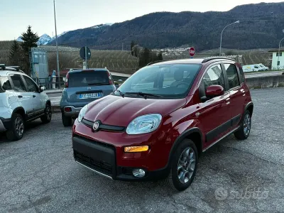 Usata Fiat Panda 4x4 Trekking 75 CV (55 kW) 2013 Rosso Utilitaria