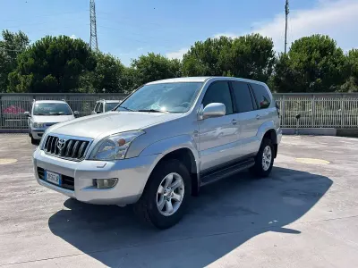 Usata Toyota Land Cruiser 163 CV (119 kW) 2004 Argento SUV