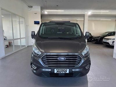 Usata Ford Tourneo Titanium 131 CV (96 kW) 2020 Grigio Monovolume