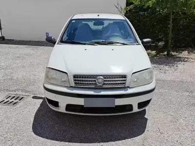Usata Fiat Punto Classica 60 CV (44 kW) 2010 Bianco Utilitaria