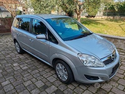Usata Opel Zafira Edition 94 CV (69 kW) 2009 Argento Monovolume