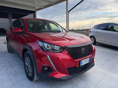 Usata Peugeot 2008 Active 101 CV (74 kW) 2020 Oro SUV
