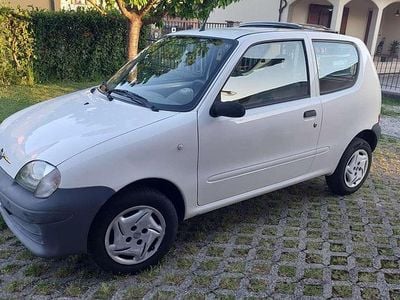 Occasion Fiat 600 Active 54 ch (39 kW) 2006 Blanc Citadine