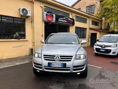 Usata VW Touareg 224 CV (164 kW) 2006 Grigio SUV