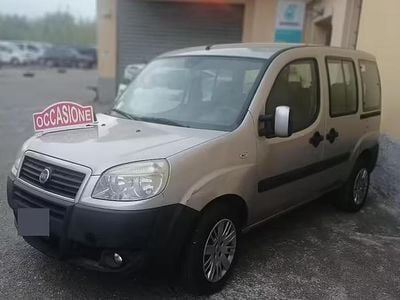 Begagnad Fiat Doblò 105 HK (77 kW) 2006 Grå Minibuss