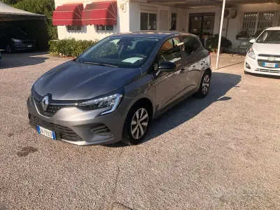 Usata Renault Clio V Equilibre 66 CV (48 kW) 2023 Grigio Berlina