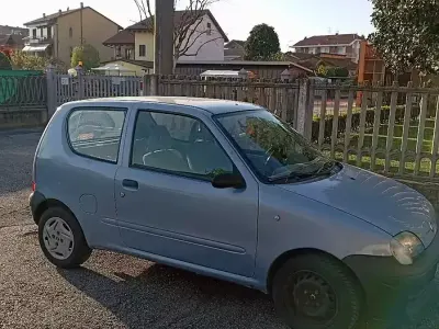 Usata Fiat 600 54 CV (39 kW) 2007 Blu Utilitaria