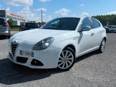 Usata Alfa Romeo Giulietta Progression 105 CV (77 kW) 2013 Bianco Utilitaria