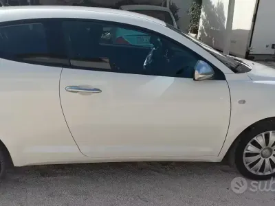 Usata Alfa Romeo MiTo 95 CV (69 kW) 2016 Utilitaria