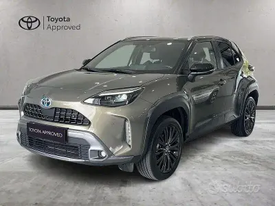 Usata Toyota Yaris Cross 116 CV (85 kW) 2022 Grigio SUV