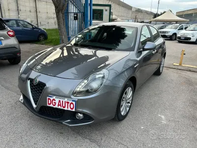 Usata Alfa Romeo Giulietta 120 CV (88 kW) 2017 Grigio Utilitaria