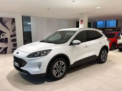 Usata Ford Kuga 120 CV (88 kW) 2021 Bianco SUV