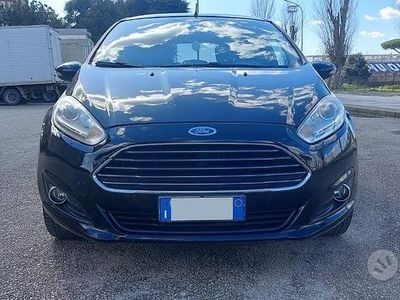 Usata Ford Fiesta Titanium 97 CV (71 kW) 2014 Nero Utilitaria
