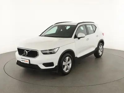 Usata Volvo XC40 Momentum 129 CV (94 kW) 2021 Bianco SUV