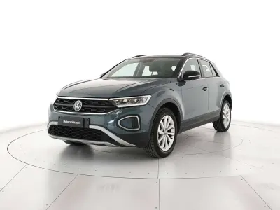 Usata VW T-Roc Life 110 CV (80 kW) 2023 Grigio SUV