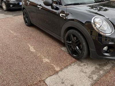 Usata Mini ONE 102 CV (75 kW) 2015 Nero Utilitaria