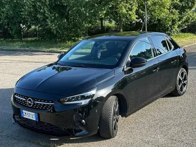 Usata Opel Corsa Elegance 101 CV (74 kW) 2023 Nero Utilitaria