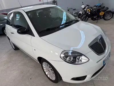 Usata Lancia Ypsilon 69 CV (50 kW) 2012 Bianco Utilitaria